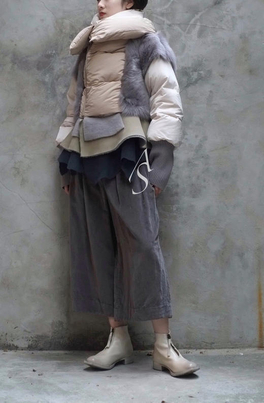Undercover 米色拼接高领羽绒服 秀款 商品图4