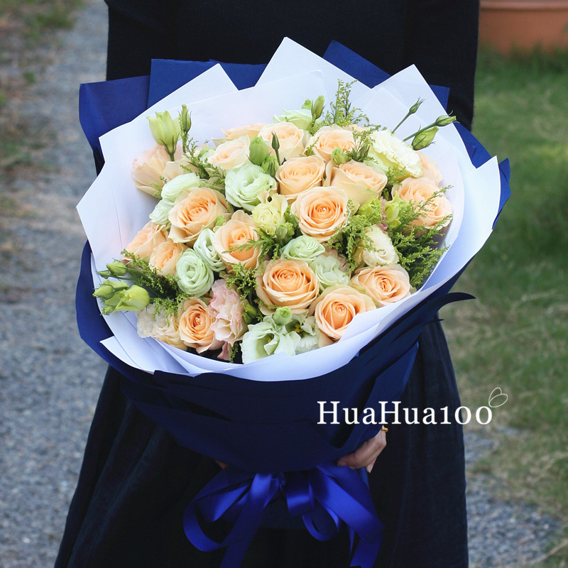 一天一点思念丨19朵香槟玫瑰桔梗花束