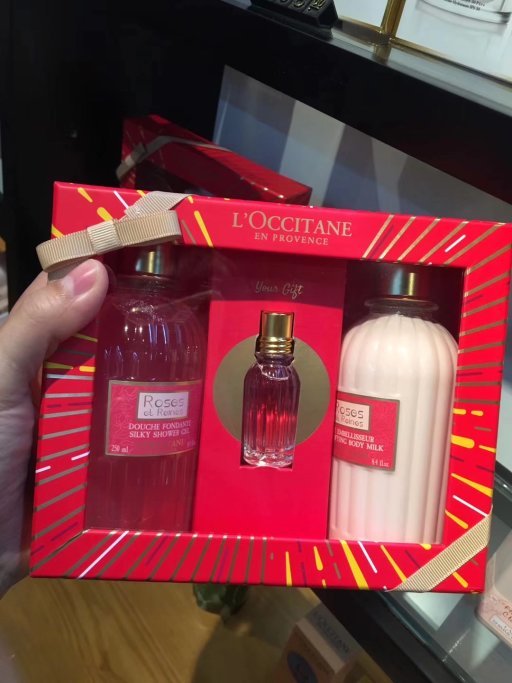 l"occitane/欧舒丹 樱花/玫瑰3件套盒 沐浴露250ml 身体乳250ml 淡