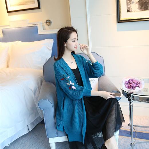 【毛衣】秋季韩版新款女装刺绣毛衣女开衫中长款宽松灯笼袖毛衫针织衫 商品图2