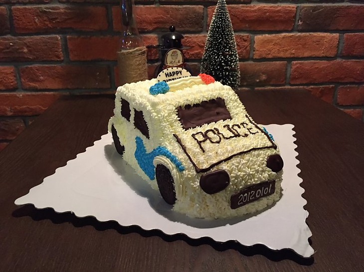 警车造型蛋糕