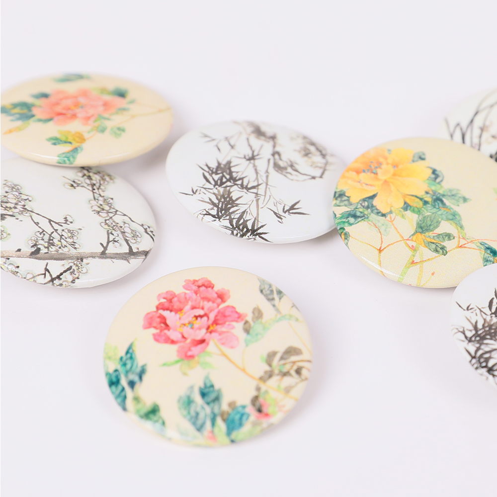 徽章︱墨线勾勒 重色青绿朱粉适宜染晕