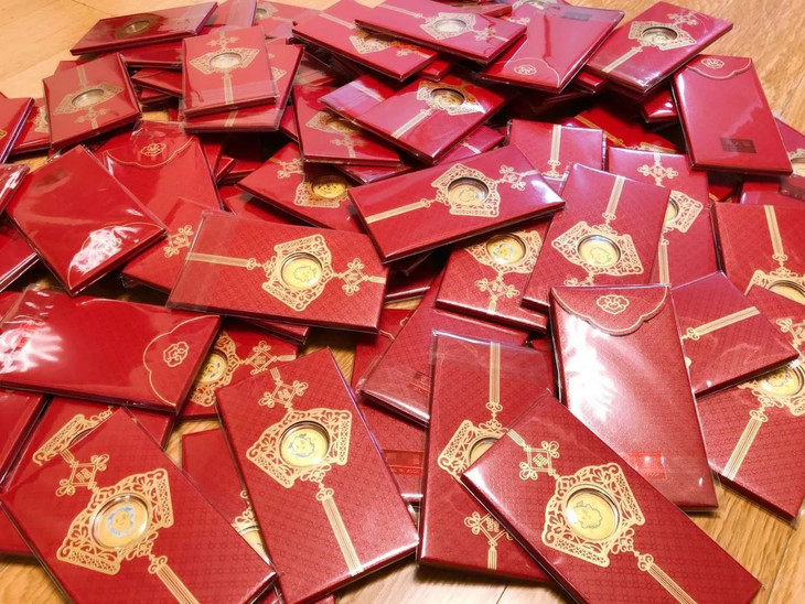 周*福港版狗年纪念币 招财进宝0.2克金币压岁钱红包!999足金!