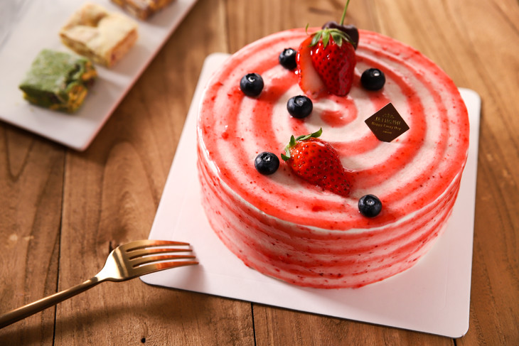 草莓红丝绒蛋糕