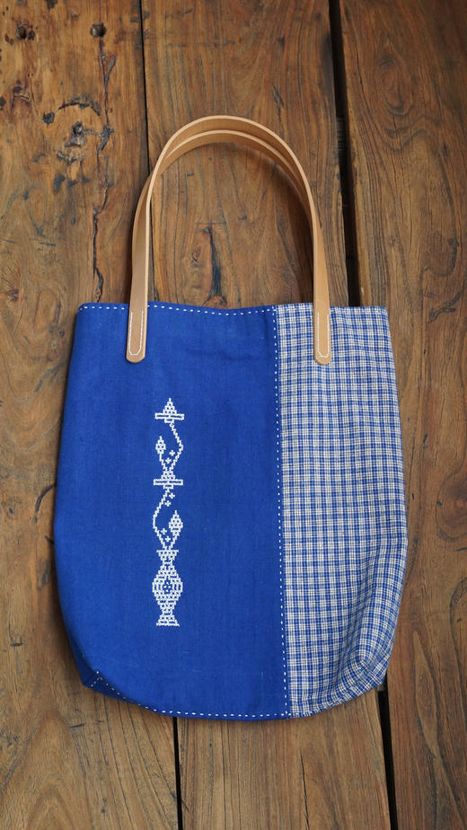 【花瓶】挑花 刺绣 原创文艺布包○ 东良手作工坊 商品图0