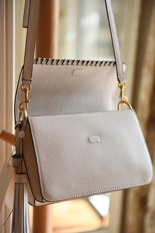 Tory Burch 白色编织流苏白包 商品图1
