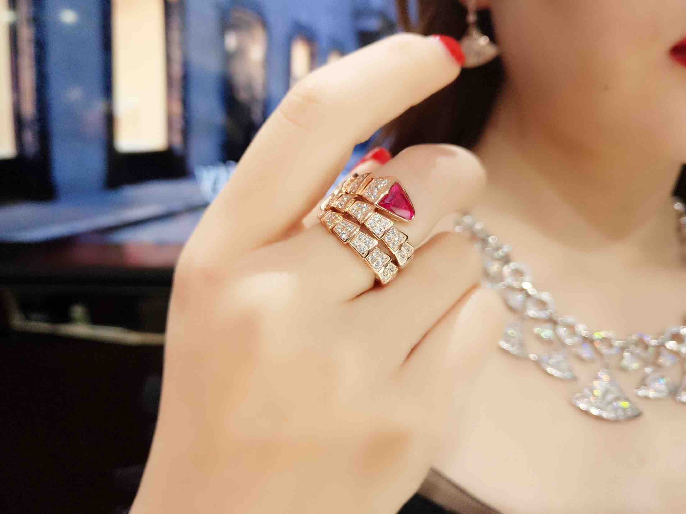 宝格丽三圈重工蛇戒