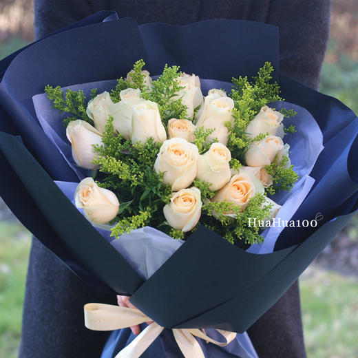 甜蜜香吻丨19朵香槟玫瑰花束 商品图1
