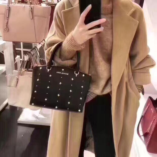 补货！MK 豆豆铆钉花纹耳朵包 商品图8