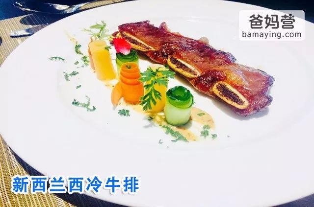 含法式风情酒店入住1晚 松鼠部落门票3张 米其林西式晚餐套餐1次 2大1