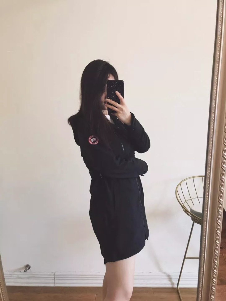 模特3 再来看一下 现实生活照的自拍 效果  让你拿到手里 穿到身上都