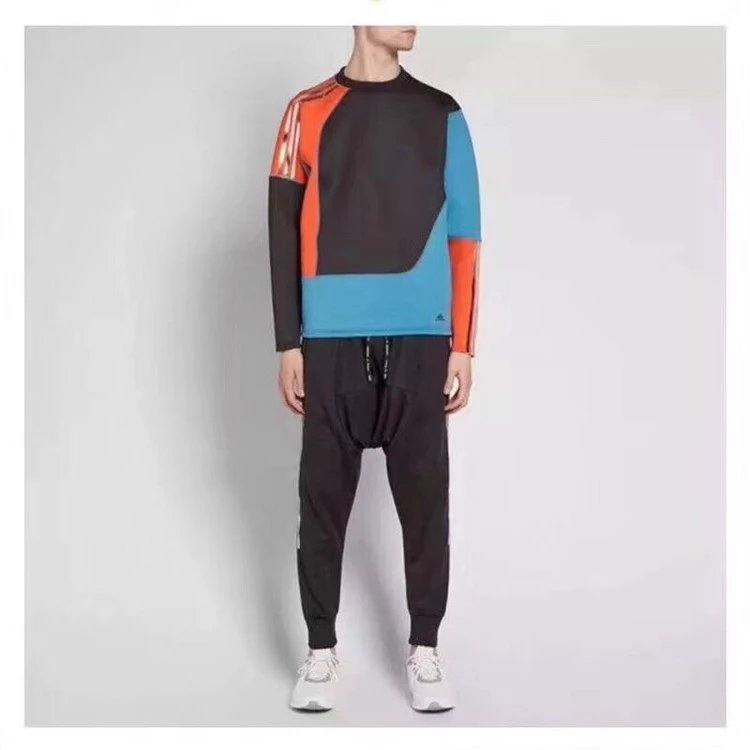 ad首度携手日本品牌kolor,推出的男士运动卫衣