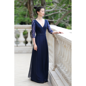 雅致蕾丝长袖晚礼服