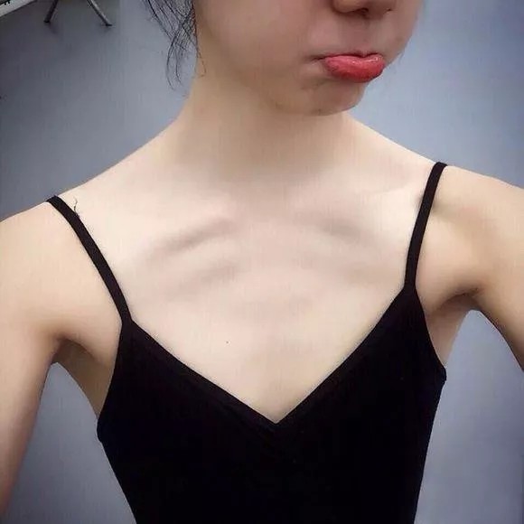 对不起,我是平胸