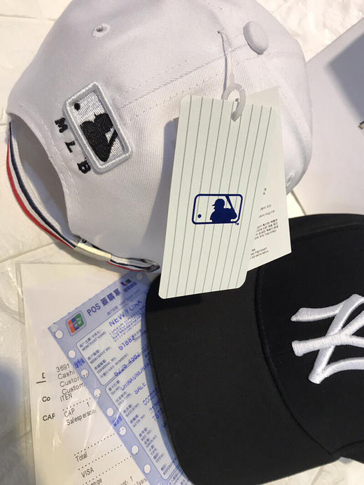 点此购买 情侣款 黑白2色 MLB 刺绣小狗 棒球帽 全套包装 商品图6