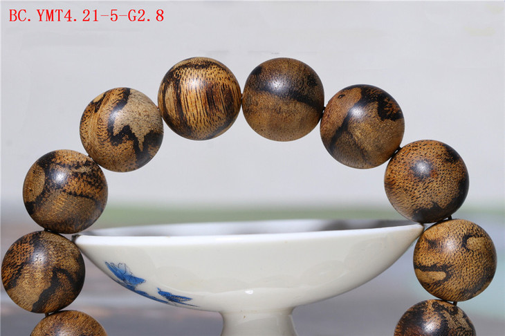 bc.ymt4.21-5-g2.8 香至尊-16mm*14颗*27.1g 菩萨棋沉香手串