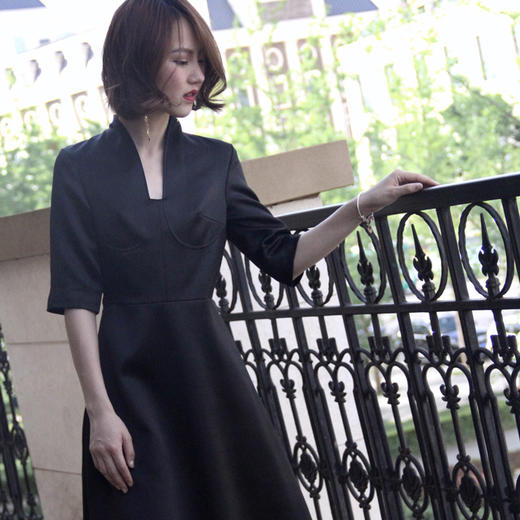 喵娘精工小立领收腰显瘦气质优雅sukol赫本小黑裙复古连衣裙 商品图2