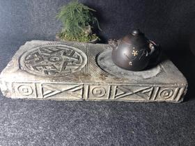 《金钱纹刻五山铜镜古砖茶台 》