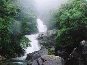 ＜买一送一，门票及早晚餐全含2220宁国皖南川藏线—青龙湖储家滩、华东大裂谷、夏霖九天银瀑、恩龙世界木屋村民俗风情表演2日＞
