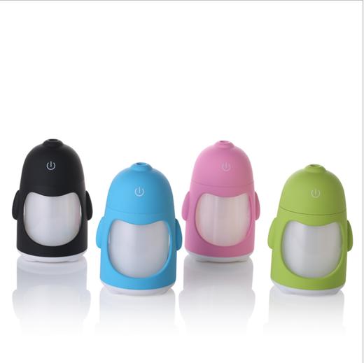 【加湿器】 企鹅加湿器 usb迷你七彩夜灯加湿器 创意卡通空气净化器 小雾化器 商品图2