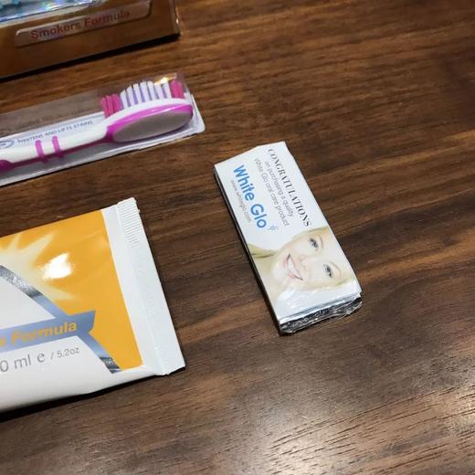 阿联酋航空合作品牌 White Glo 惠宝去烟渍烟味牙膏套装! 商品图3