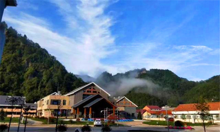 【 秘境生活享受夏天】陕西黎坪景区2大1小门票 黎坪假日酒店标准间1