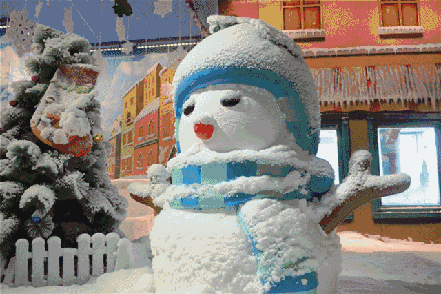 亲手堆砌可爱的雪人 这是其他乐园很少有的!