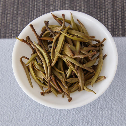 凤朝凰丨2018年普洱生茶 普洱贡芽 特级80g （旧款包装） 商品图3