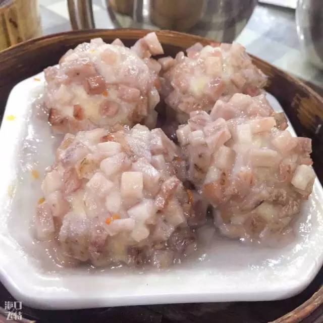 经典的香芋猪肉丸,看起来简单朴实,却也最有味道 尽管桌上美食再多我