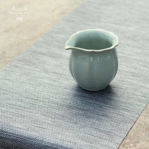 中国问鼎汝瓷天青牡丹公杯 功夫茶具分茶器 陶瓷品茗汝窑泡茶器皿 商品图1