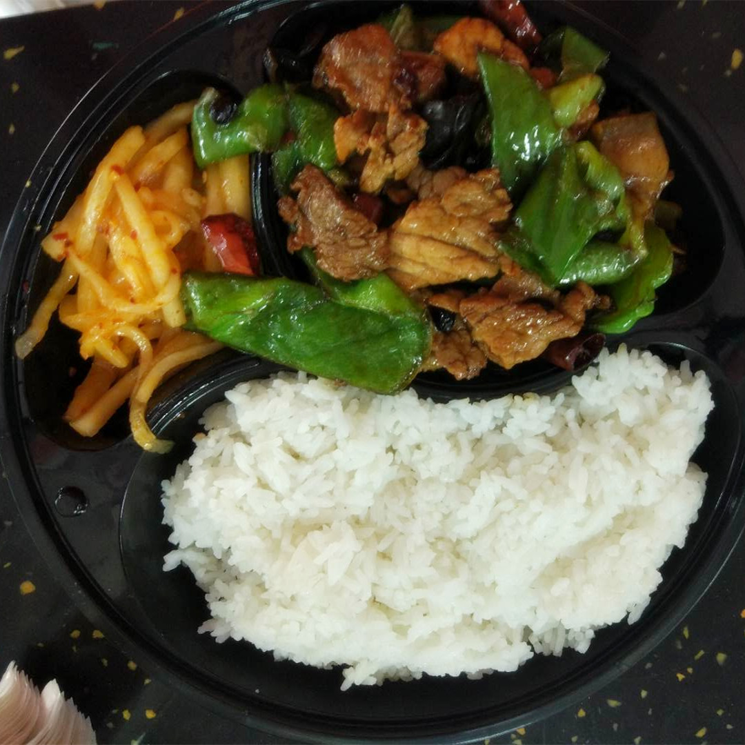 青椒小炒肉盖浇饭一份