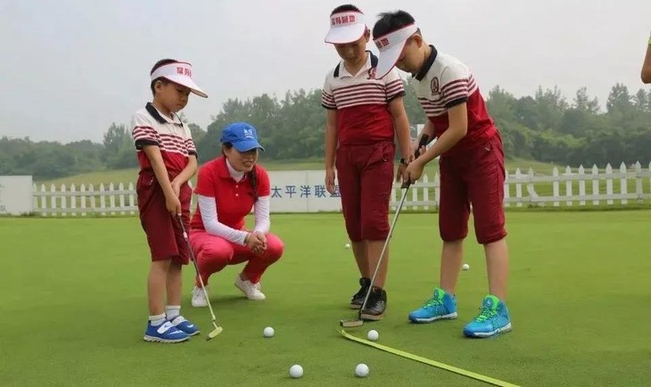 皮划艇遇上高尔夫国际夏令营!悉尼奥运会体操男团v国际图片