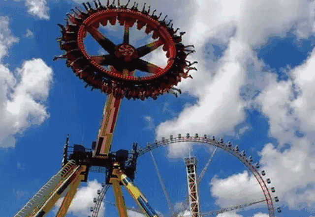 蓝魔战龙极速六环过山车,泉城之眼七彩摩天轮,雷神之锤超级大摆锤