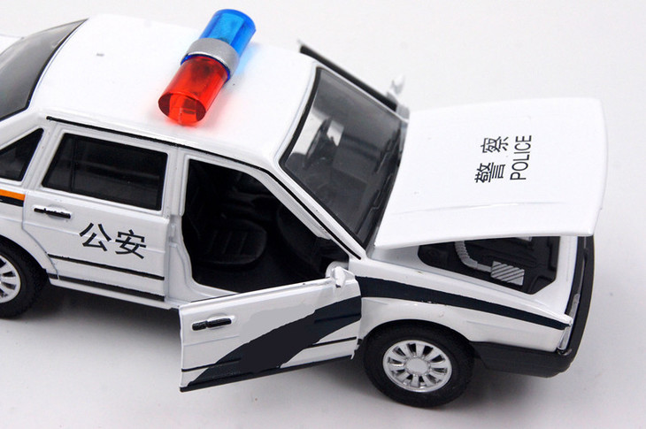 叱咤小警警车系列—大众桑塔纳警车经典款
