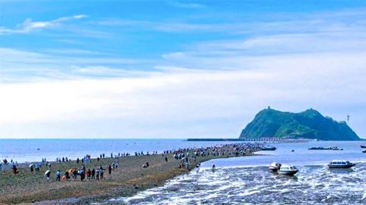 [旅行]每周五晚出发【红海滩 天下奇观红海滩 神奇天路笔架山 全程