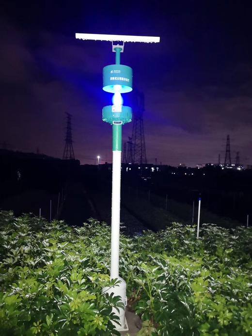 风吸式太阳能杀虫灯 商品图1