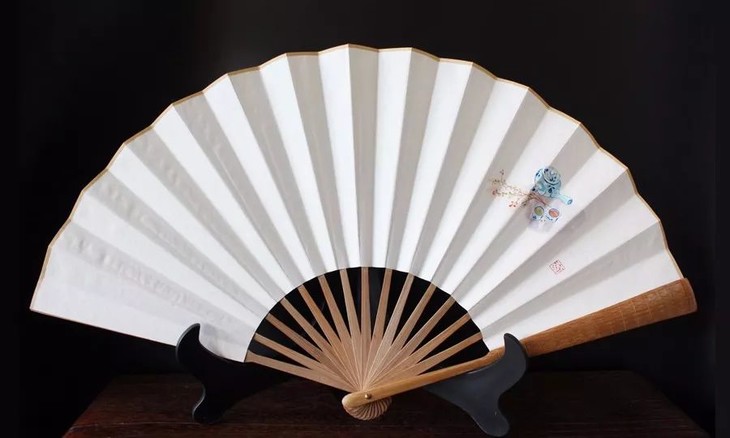 茜茜折扇作画 | 把生活的美好画进扇子里!