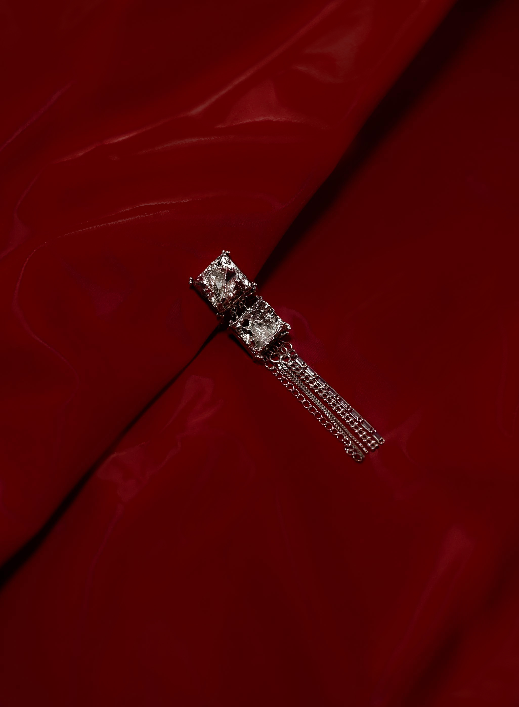 Non - Savior  Petals 假宝石流苏耳环