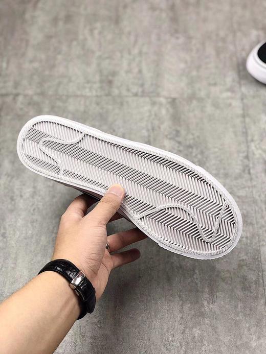 点此购买  Nike Toki Slip Txt 一脚蹬 帆布板鞋 商品图5