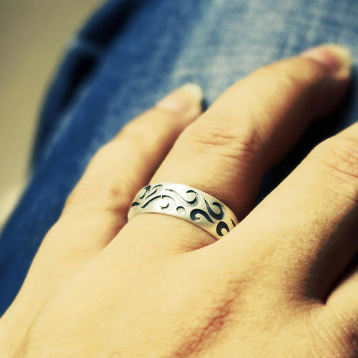 【戒指】S990足银戒指 民族风男女款泰银复古哑光磨砂祥云纹宽边戒指 商品图2