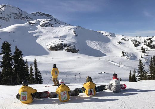 【超值】加拿大惠斯勒9日滑雪之旅 2019年12月2日 2019年12月2日-12月10日往返机票+7晚酒店住宿+专车接送+保险订金（标价：10999元/人） 商品图1