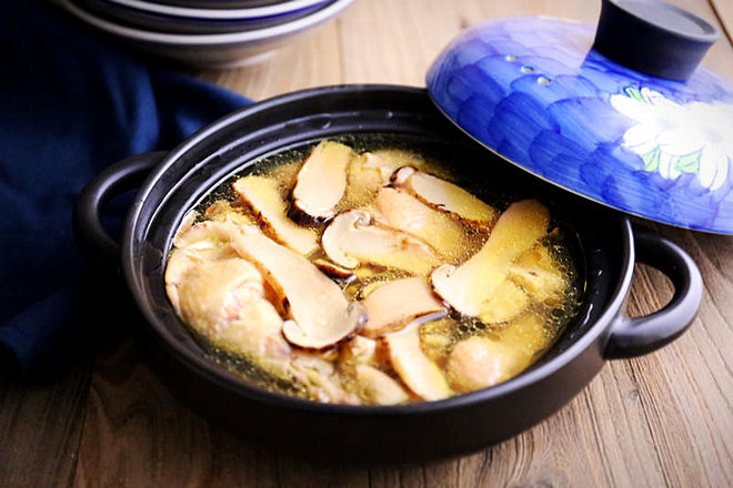 松茸炖鸡汤