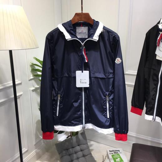 点此购买 Moncler 蒙口男士连帽X Craig Green雨衣夹克外套 知名 101323 商品图13