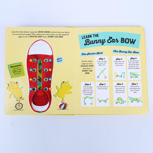 澳大利亚进口 生活技能 How To Tie Your Shoes 怎么绑鞋带 【纸板】（附纸板模型鞋） 商品图4