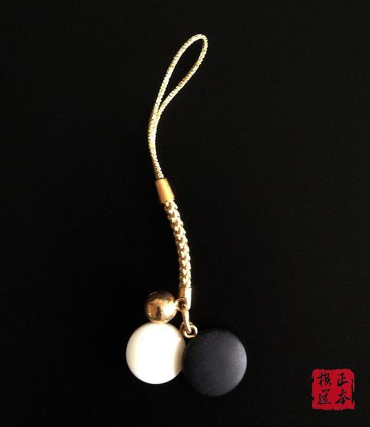 迷你围棋车饰  蛤碁石那智黑手机链 黒木碁石原装进口 铃铛围棋子 商品图0