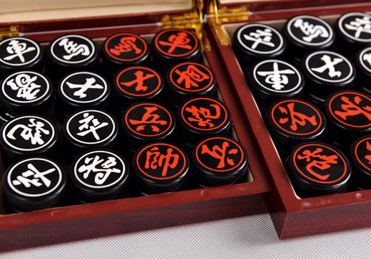 棋牌  木盒象棋 亚克力中国象棋棋子 直径3.5 厘米 含棋盘 YFH-40 商品图3