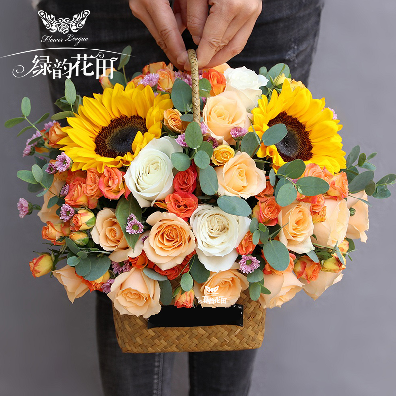 精品玫瑰康乃馨混搭手提花篮-送女朋友妈妈老师老婆教师节母亲节520