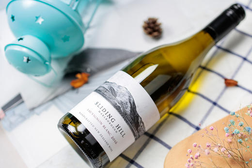 湛庐┃24堂葡萄酒大师课套装（书+法国阿尔萨斯雷司令+新西兰马尔堡长相思）/雷司令+长相思 2瓶装（顺丰包邮） 商品图1