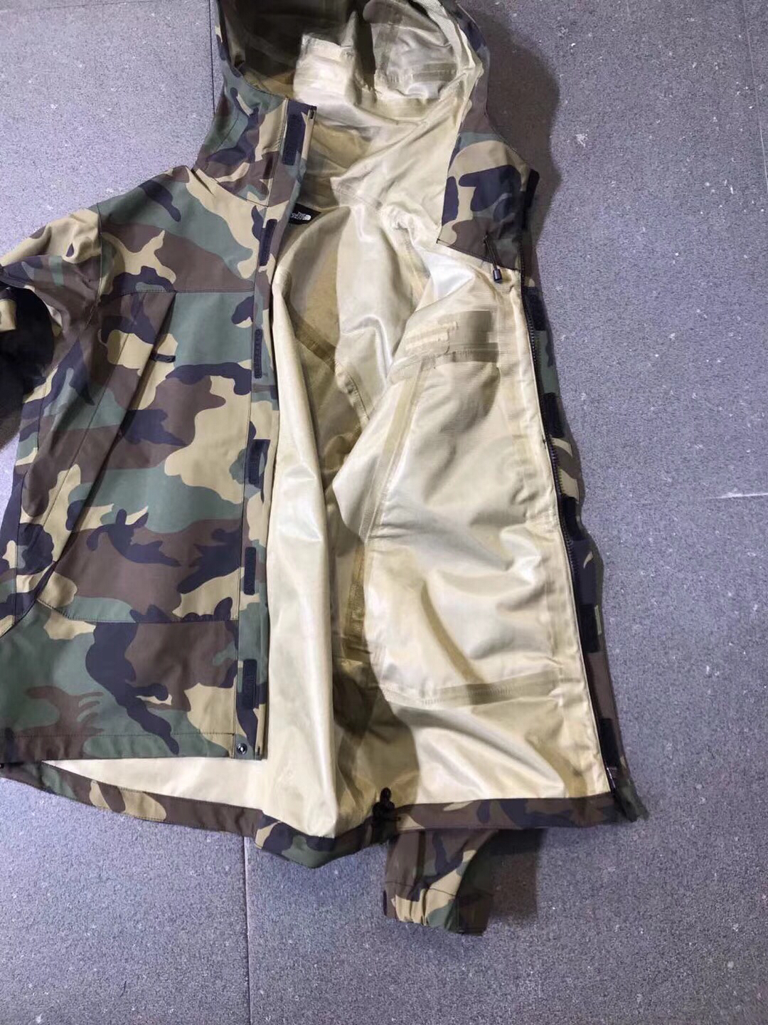 北面冲锋衣