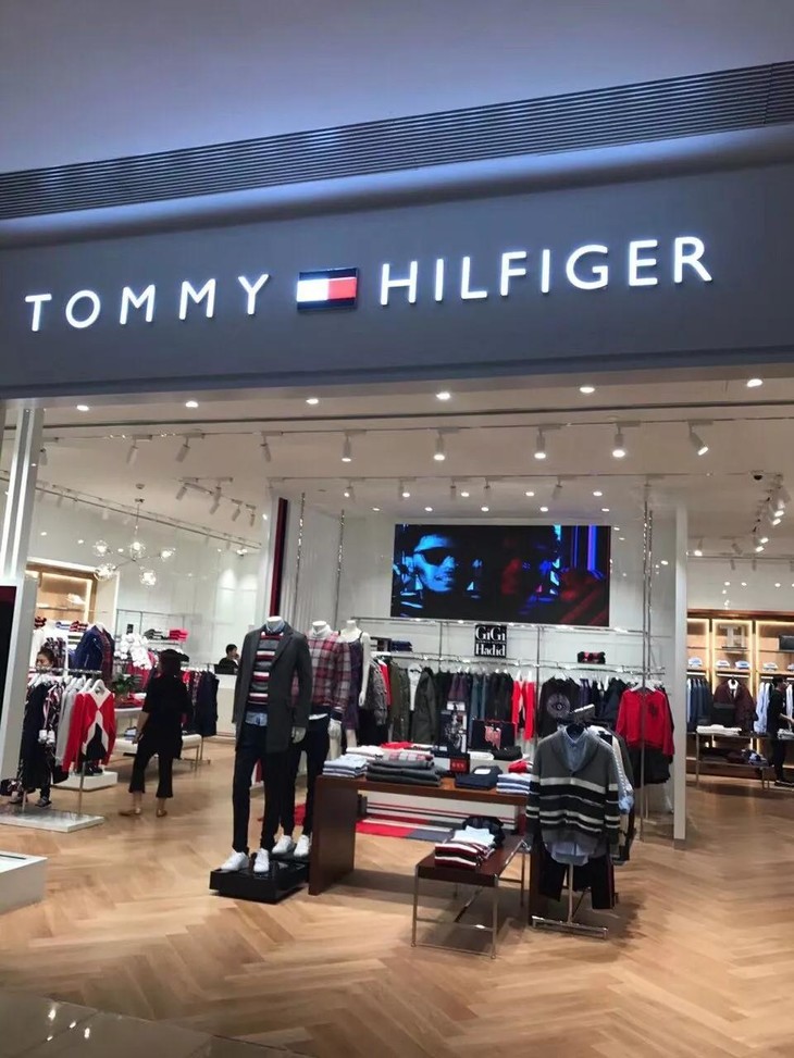 tommy户外中长款风衣外套 秋季好选择